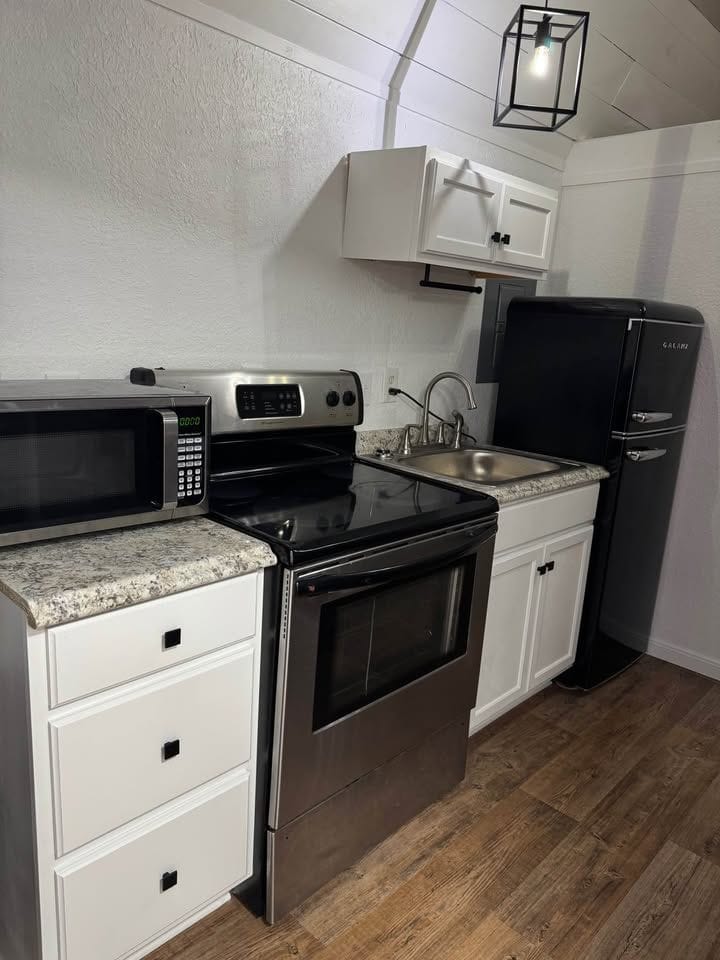 Modern 12x32 Tiny Home with Loft - Image 2
