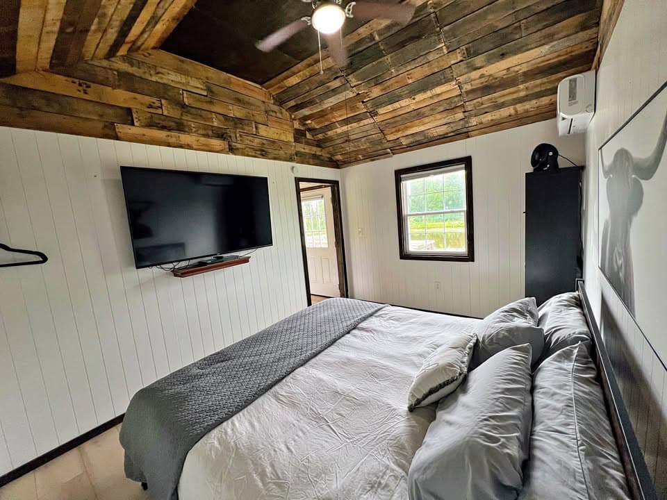 Modern 14x32 Tiny Home — 1 Bed, 1 Bath, Full Kitchen - Image 4