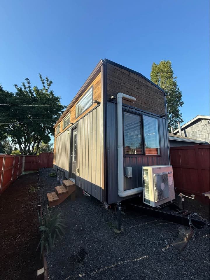 24 ft Tiny Home on Wheels with Loft, 204 sq ft in Kent, WA