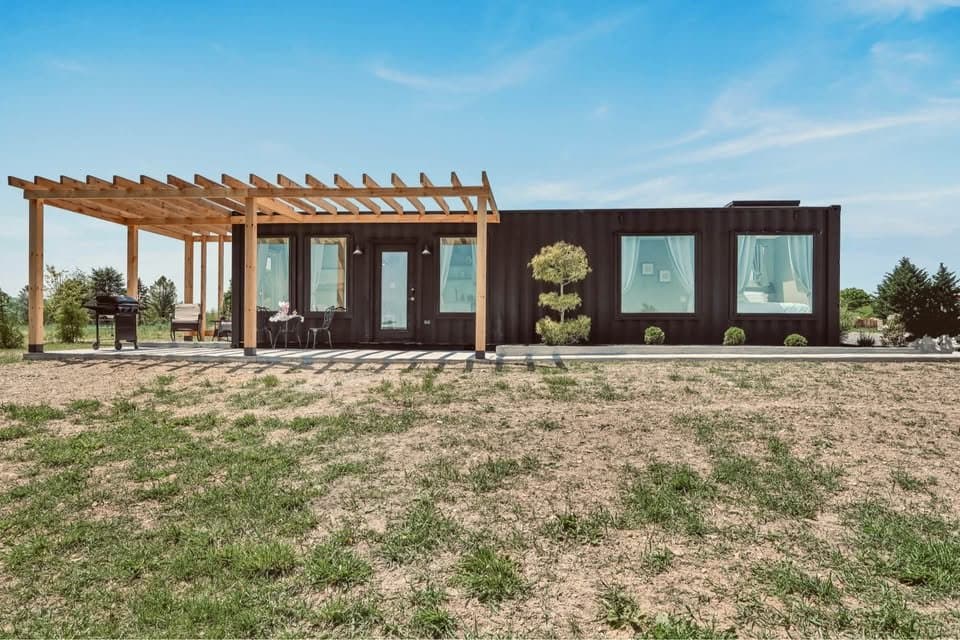 The Meadow 8x40 - Turnkey Luxury Container