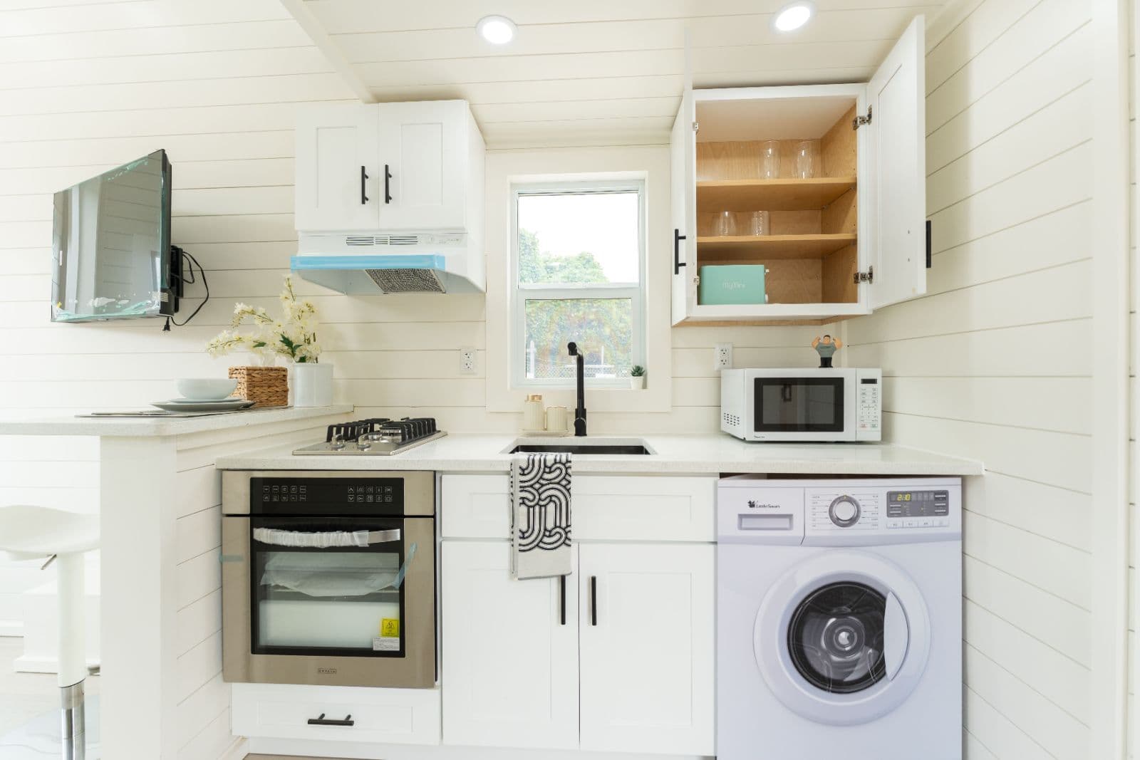 Full-Time Ready 20’ Layout with Full Kitchen and Living area | Sora 20’ - Image 2
