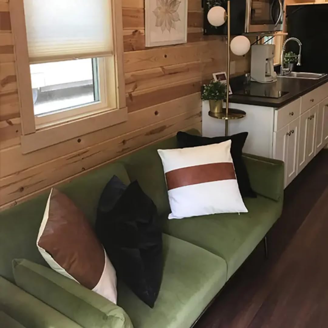 Tiny House Retreat with Metal Roof – Outdoor Patio, Wooden Deck & Fire Pit Area - Image 6