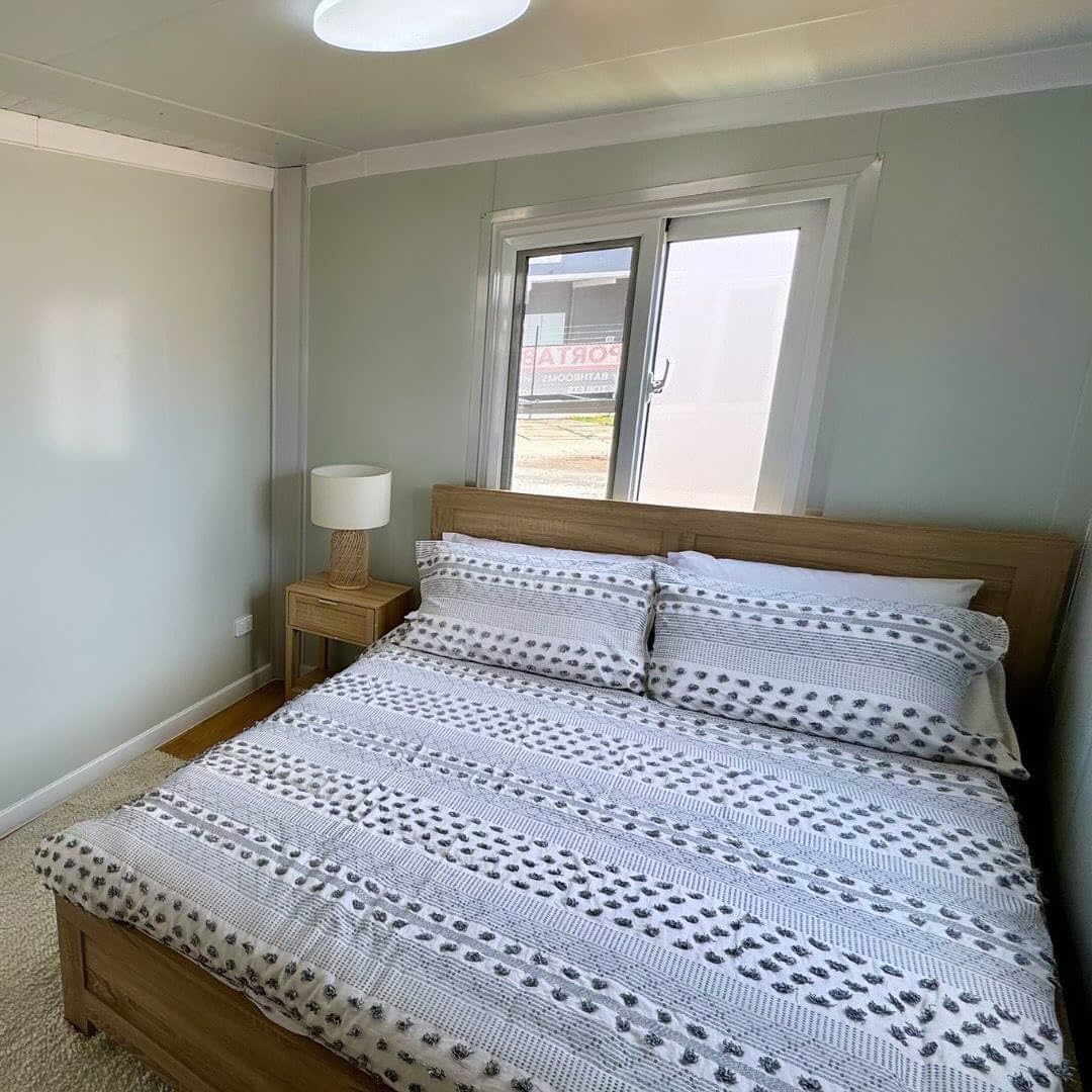 Tiny Home (200 sq ft) – 2 Bedroom Fully Furnished with Appliances & Smart Features - Image 4