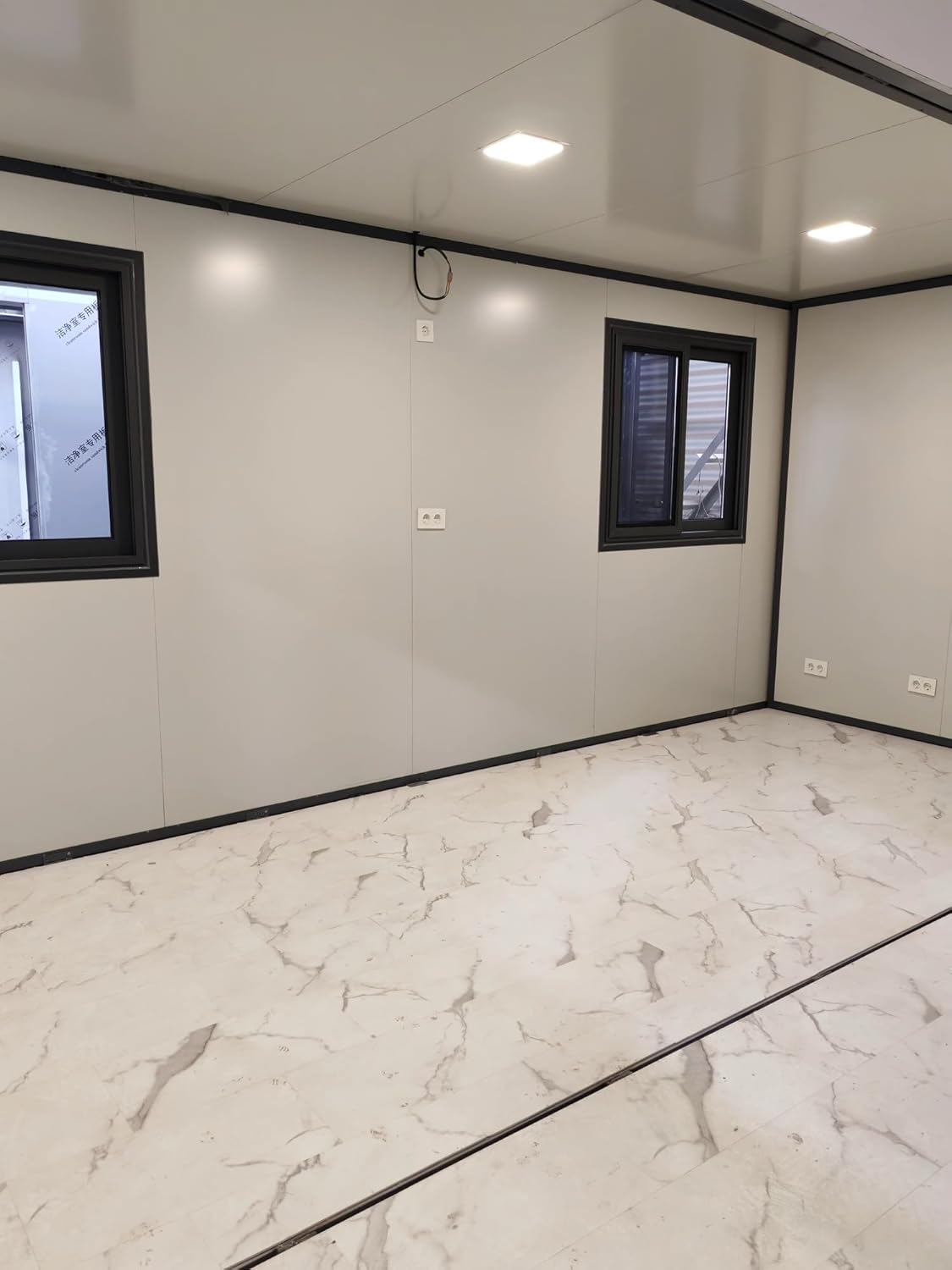 Spacious Expandable Tiny Home (800 sq ft) – 2 Bedrooms, Kitchen & Bathroom - Image 3