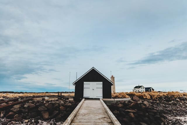 Best tiny house builders in North Carolina 2025 featuring mountain construction expertise and NC-specific craftsmanship